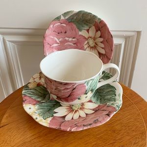 Vintage NEW NIKKO English Garden three-piece set consists of cup, saucer & bowl